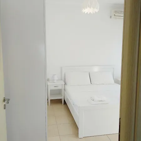 Harito Apartment *